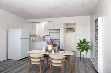 Main picture of 530 N Wilson Ave