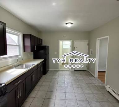 Main picture of 154 Parker St