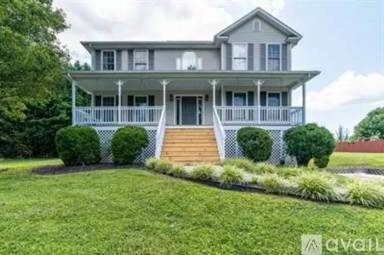Main picture of 72 Viking Dr