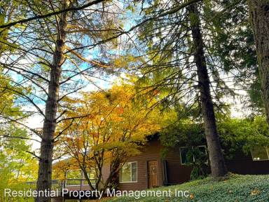 Main picture of 630 SW Viewmont Dr