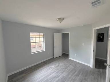 Main picture of 526 Montana Ave