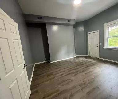 Main picture of 11 N Straight St
