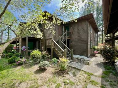 Main picture of 580 Courtwood Ln