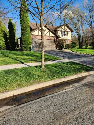 Main picture of 2200 Frisch Rd