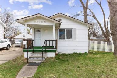 Main picture of 23100 Shakespeare Ave