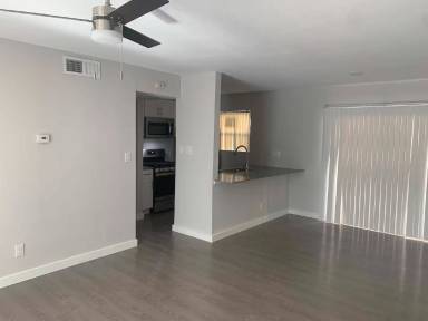 Main picture of Mueller Square