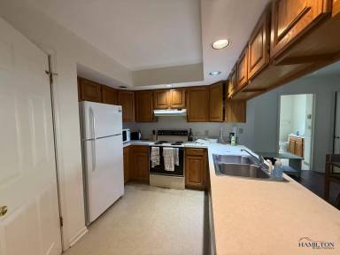 Main picture of 11 Maple Ave
