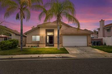 Main picture of 939 Shana Pl