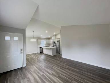 Main picture of 738 2nd Ave N