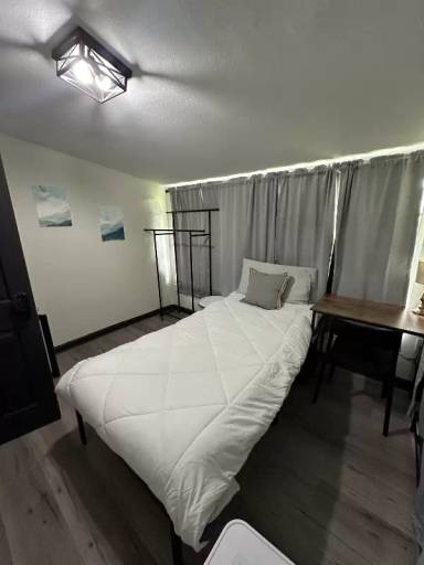 Main picture of 8328 Cristobal Cir