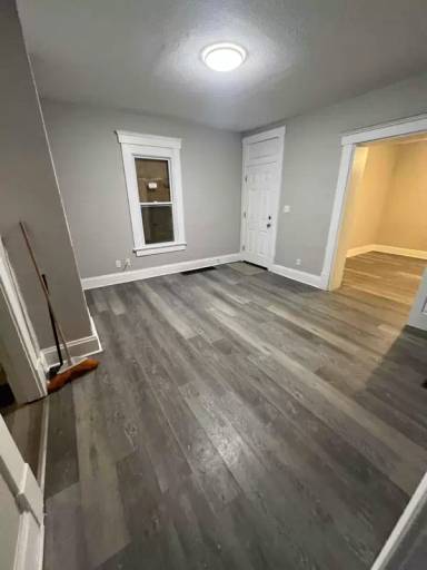 Main picture of 390 Clarendon Ave