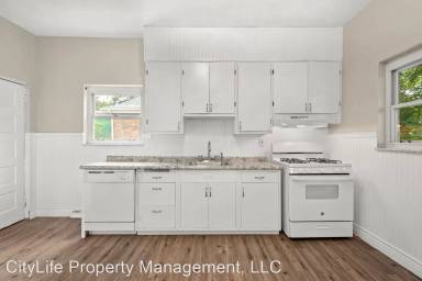 Main picture of 447 Elm Rd