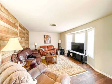 Main picture of 1504 Laura Ln