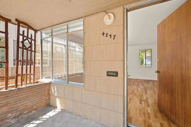 Main picture of 4835 Fauntleroy Way SW