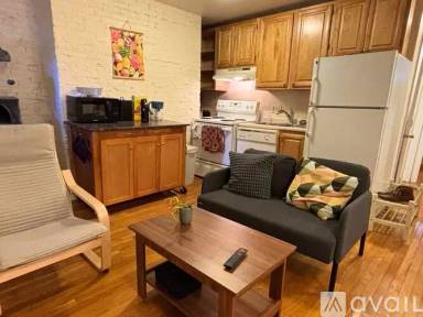 Main picture of 76 Tyler St