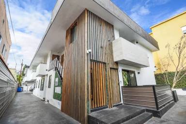 Main picture of 5667 La Mirada Ave
