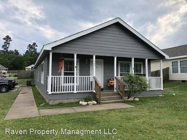 Main picture of 107 Varsity Dr