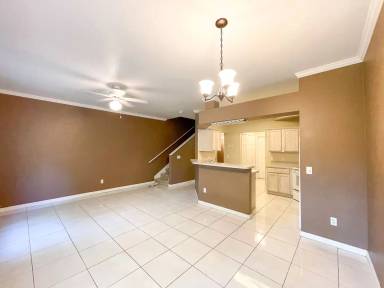 Main picture of 574 NW 50th Blvd