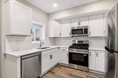 Main picture of 301 17th Ave NE
