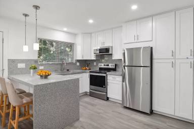 Main picture of 458 Ballantyne St