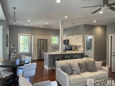 Main picture of 10 Parade St