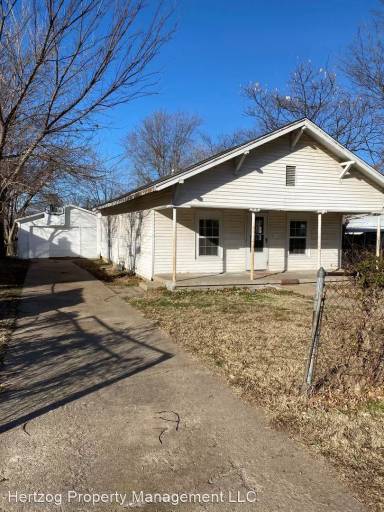 Main picture of 818 N Elm St