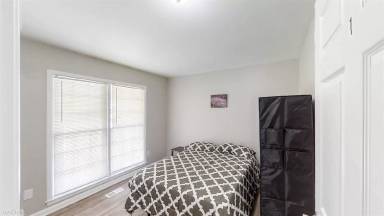 Main picture of 2859 Carriage Ln
