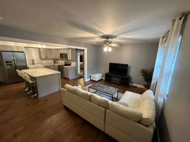 Main picture of 688 Frankfort Dr