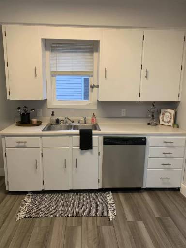 Main picture of 2605 4th Ave E