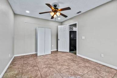 Main picture of 905 Eagle Dr