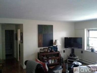 Main picture of 4950 N Marine Drive Apartments