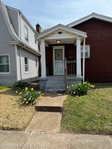 Main picture of 4656 Ray Ave