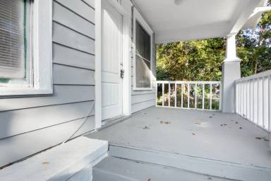 Main picture of 1417 W 6th St