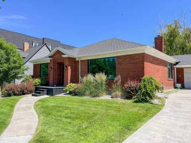 Main picture of 141 S 2nd E