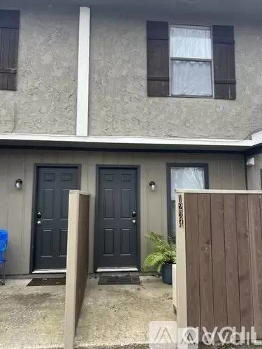 Main picture of 1221 Apple Glen St