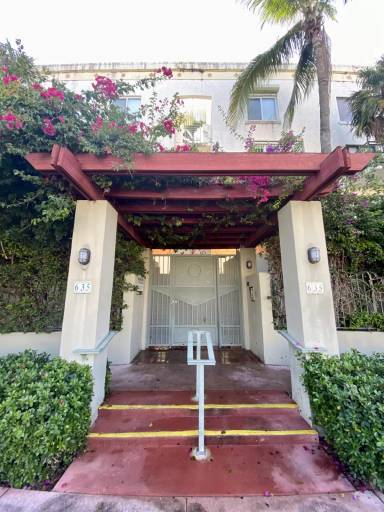 Main picture of Villas At South Beach Condo