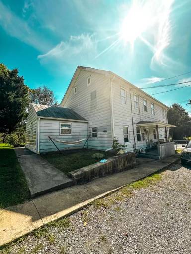 Main picture of 202 E Chapline St