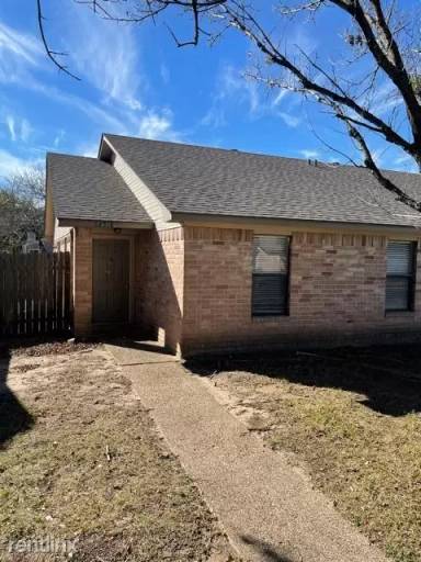 Main picture of 2500-30 Hickory Dr