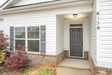 Main picture of 6130 Mahogany Ter