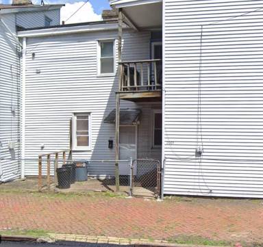 Main picture of 2001 Larkins Way