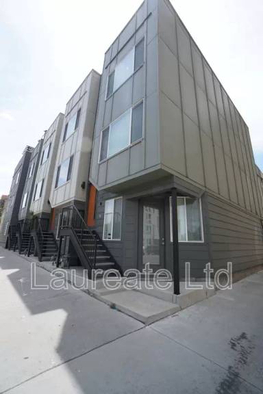 Main picture of 518 Park Ave W