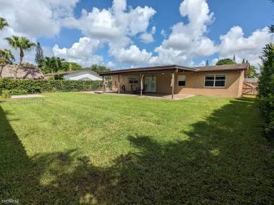 Main picture of 7431 SW 135th Ave