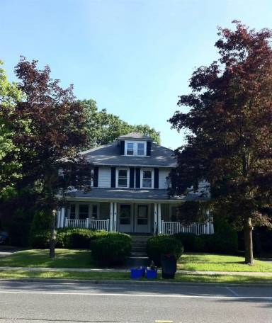 Main picture of 95 W Central St