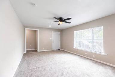 Main picture of 209 Omaha St
