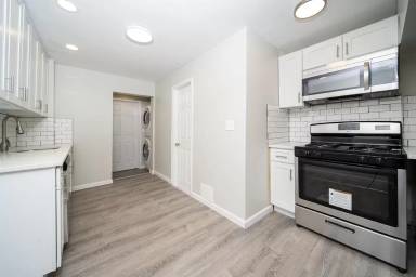 Main picture of 1708 Highland Ave