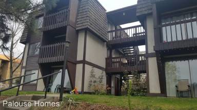 Main picture of 702 S Oak St