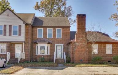 Main picture of 2438 Meadows Lndg