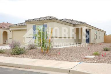 Main picture of 2897 N Rosewood Ave