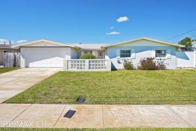 Main picture of 1565 Salmon St