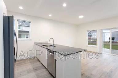 Main picture of 2286 Brome St